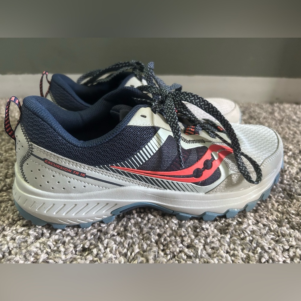 Saucony women’s sneakers, size 9.